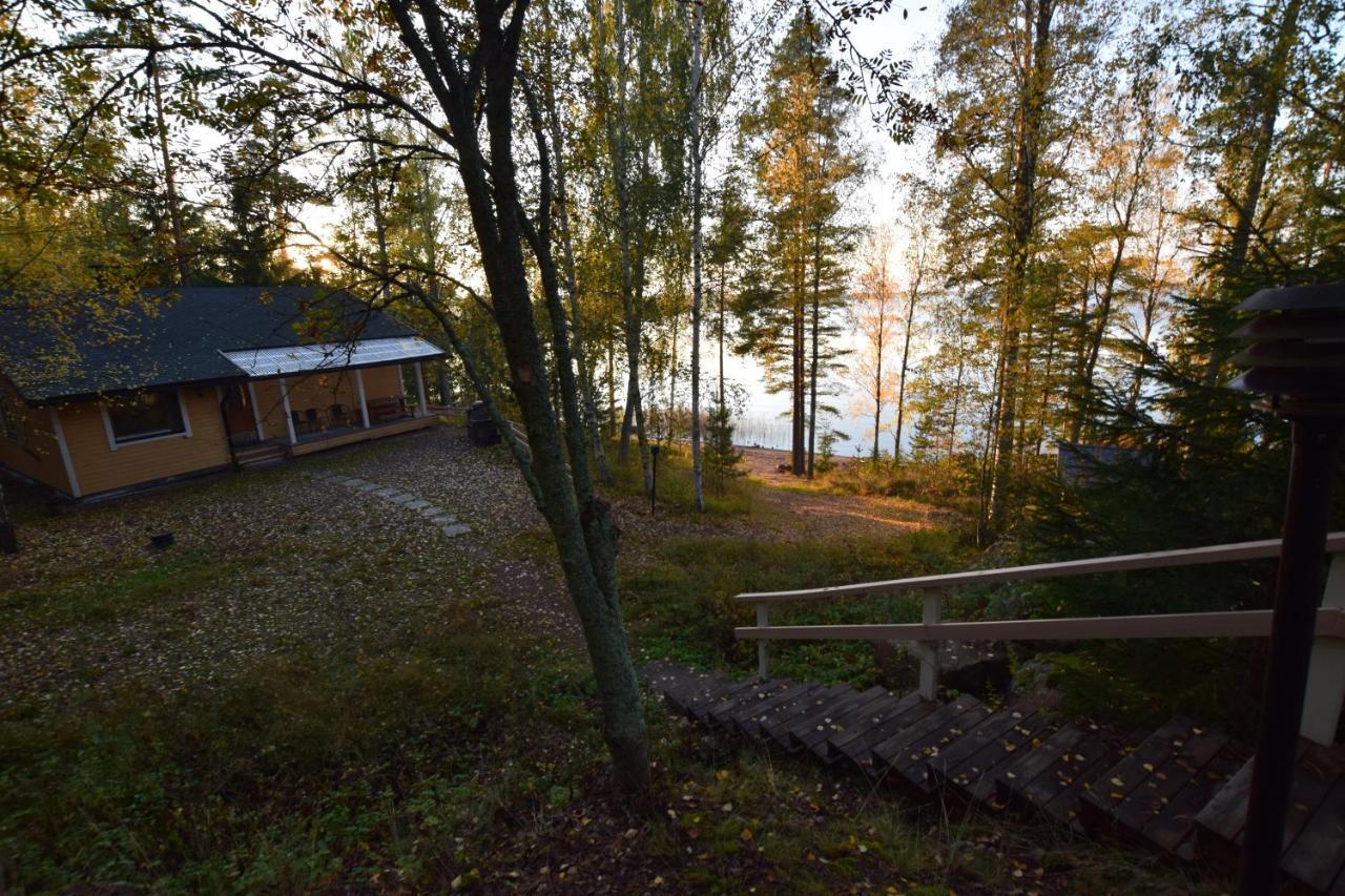 Villa Pyhtaeaen Vuokramoekit Tuuski Exterior foto