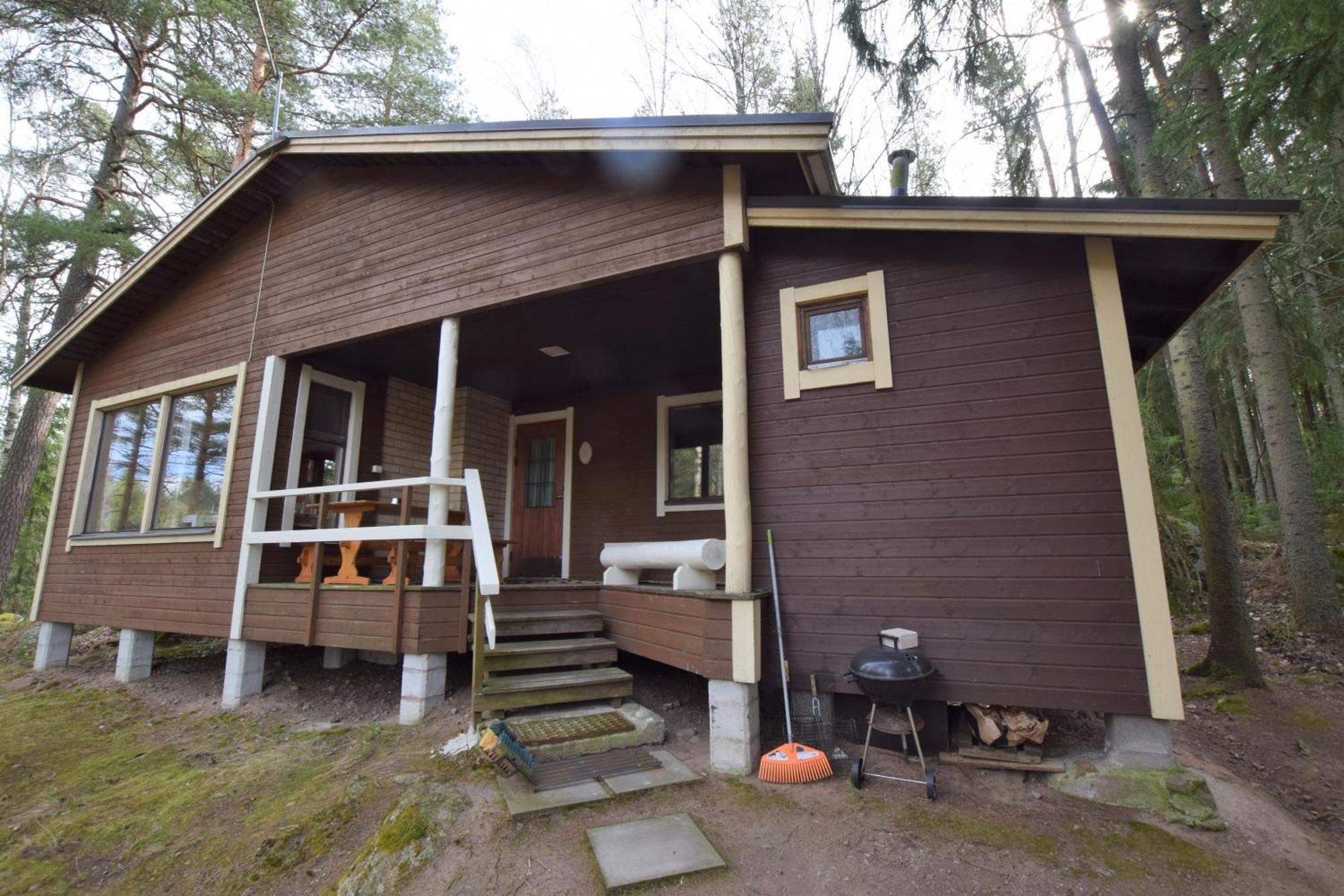 Villa Pyhtaeaen Vuokramoekit Tuuski Exterior foto